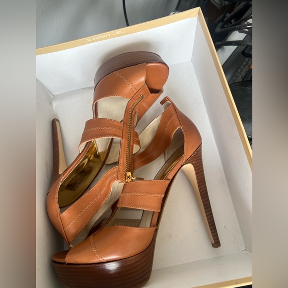 Michael Kors heels - Picture 1 of 3